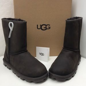 NWT - UGG Suede Boots